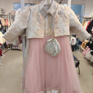 قفطان وردي(3سنين الي5سنوات)